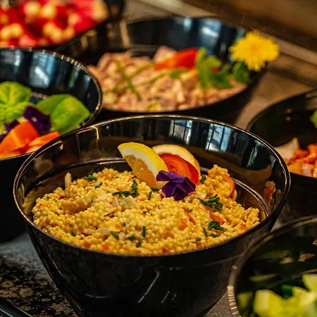 Hotel Logis - Le Relais Du Parisis