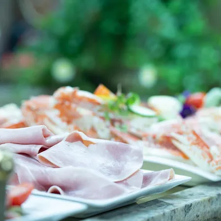 Hotel Logis - Le Relais Du Parisis