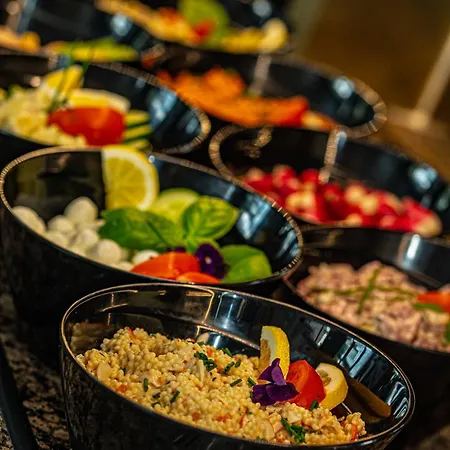 Logis - Le Relais Du Parisis 2*