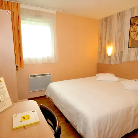 Logis - Le Relais Du Parisis Szálloda Villeparisis