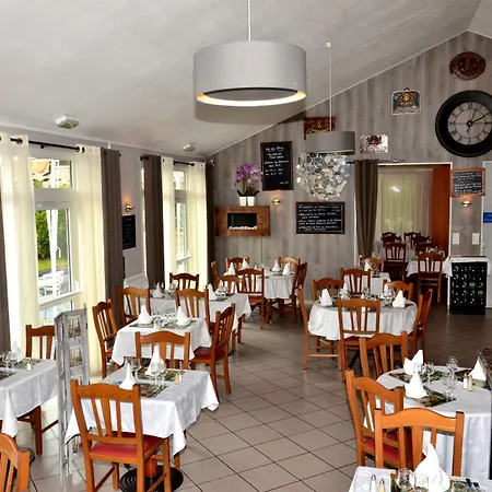 Logis - Le Relais Du Parisis Szálloda