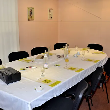 Hotel Logis - Le Relais Du Parisis Villeparisis