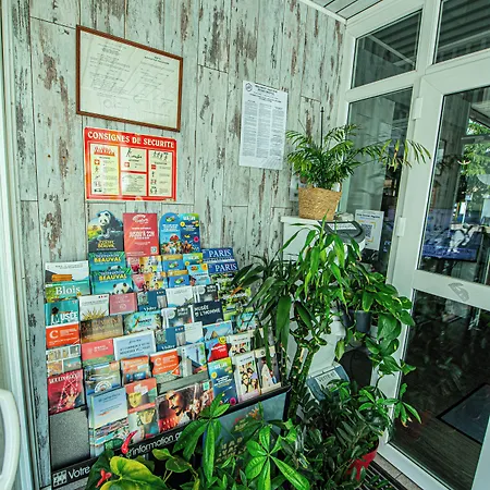 Logis - Le Relais Du Parisis Hotel