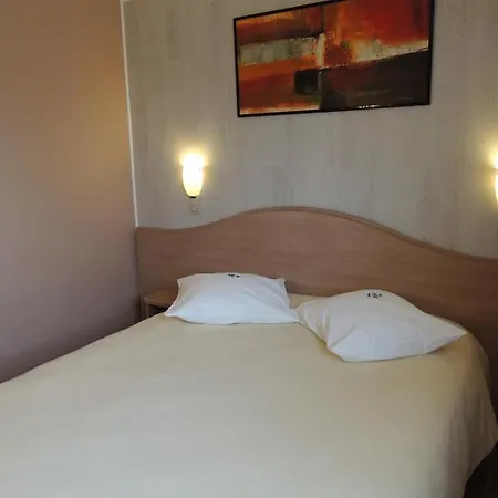 Logis - Le Relais Du Parisis Szálloda