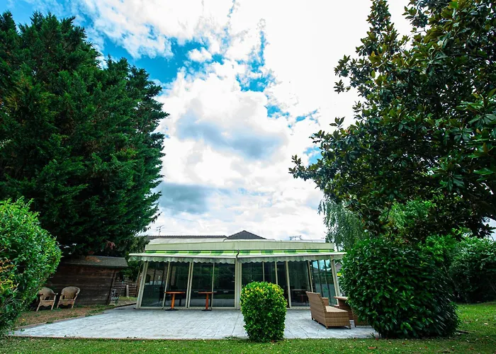 Logis - Le Relais Du Parisis Hotel