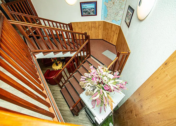 Logis - Le Relais Du Parisis 2*