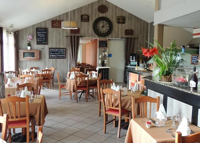 Logis - Le Relais Du Parisis Hotel 2*