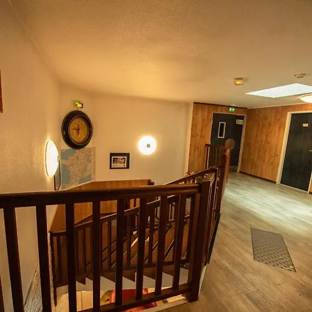 Hotell Logis - Le Relais Du Parisis Villeparisis