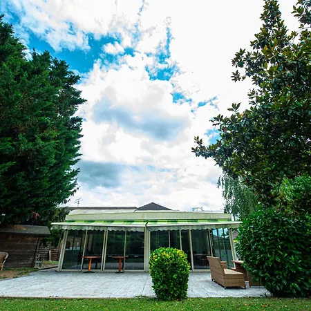 Logis - Le Relais Du Parisis Hotell