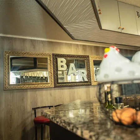 Hotell Logis - Le Relais Du Parisis Villeparisis