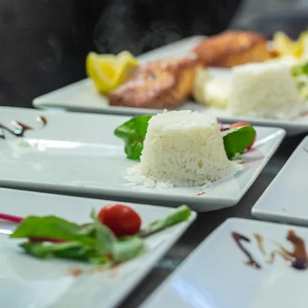 Hotell Logis - Le Relais Du Parisis