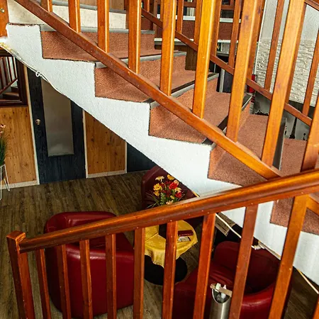 Logis - Le Relais Du Parisis 2* Villeparisis
