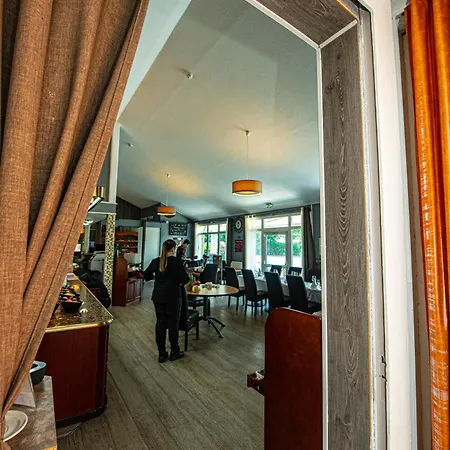 Logis - Le Relais Du Parisis Hotell 2*