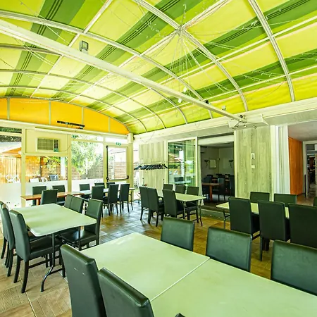 Logis - Le Relais Du Parisis Hotell 2*