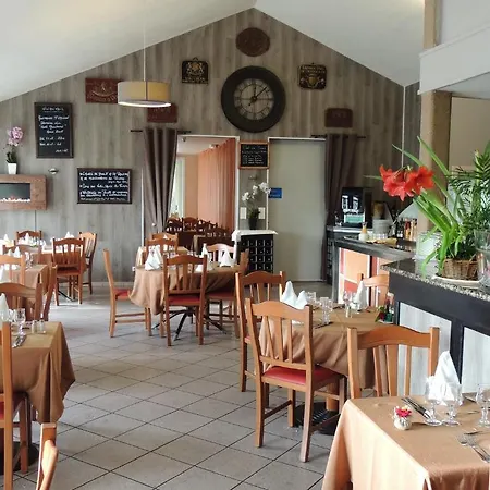 Logis - Le Relais Du Parisis Hotell 2*